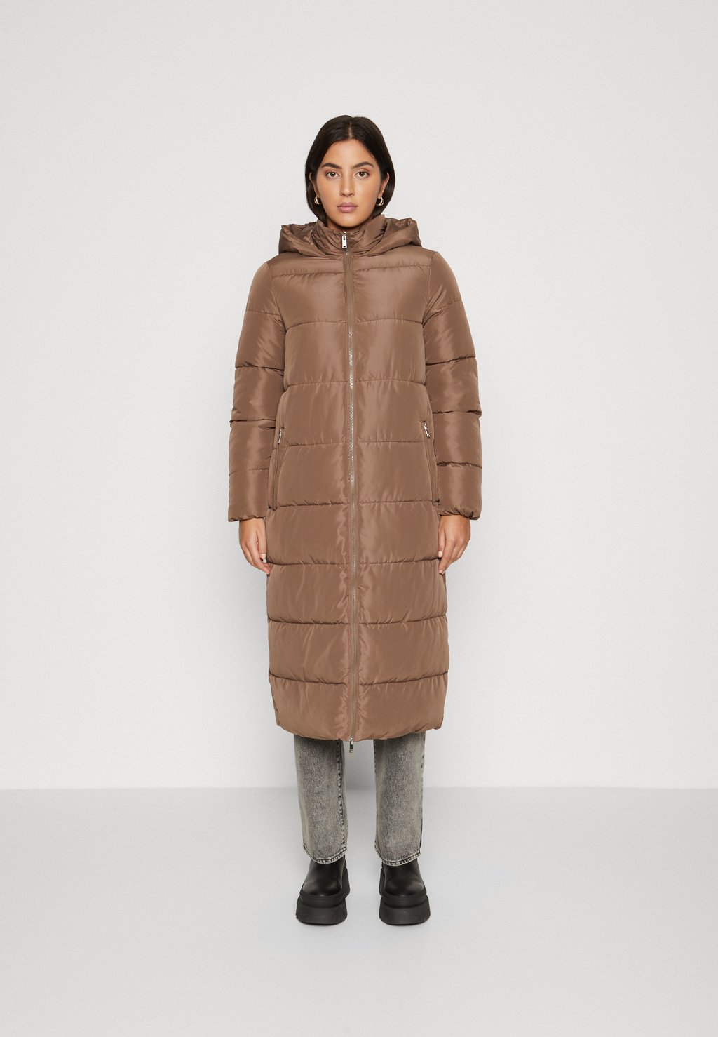 Зимнее пальто ONLANNA LONG HOOD PUFFER COAT ONLY, цвет walnut