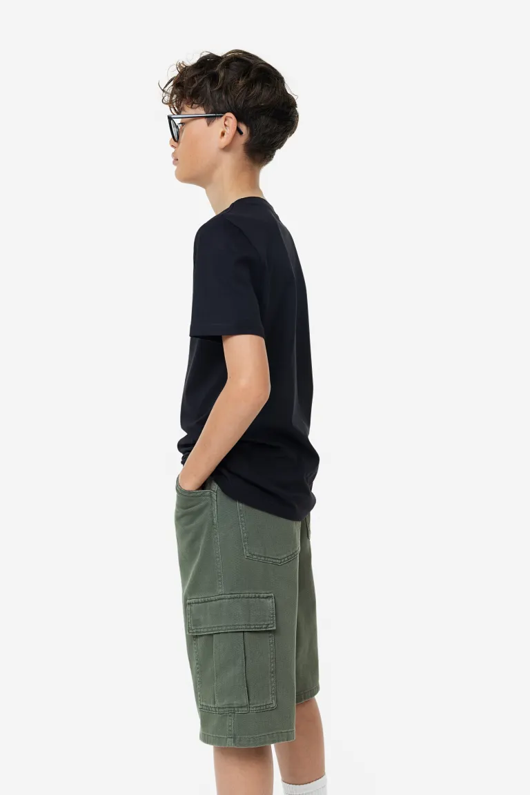 

Короткие брюки-карго H&M, зеленый