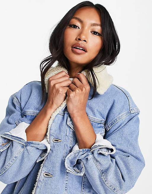 

Голубая джинсовая куртка борг ASOS DESIGN