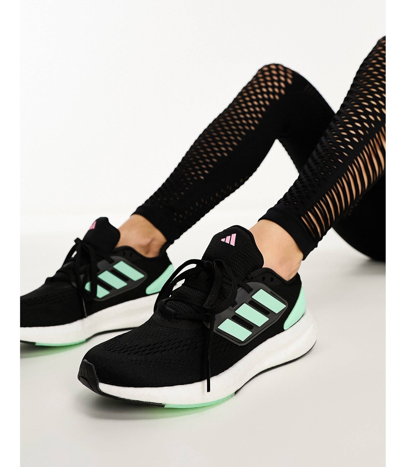 

Черно-зеленые кроссовки adidas Running Pureboost 22 adidas performance