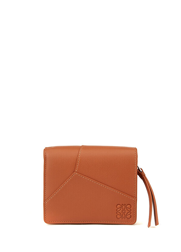 

Женский кожаный кошелек с коричневым логотипом Loewe