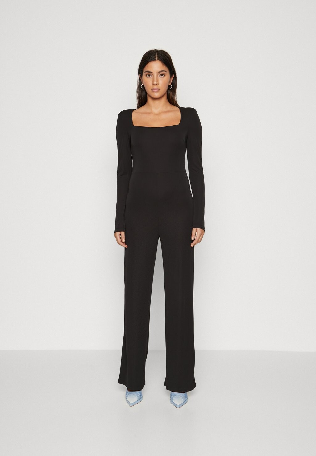 

Комбинезон НАПЛЕЧНИК Gina Tricot, черный