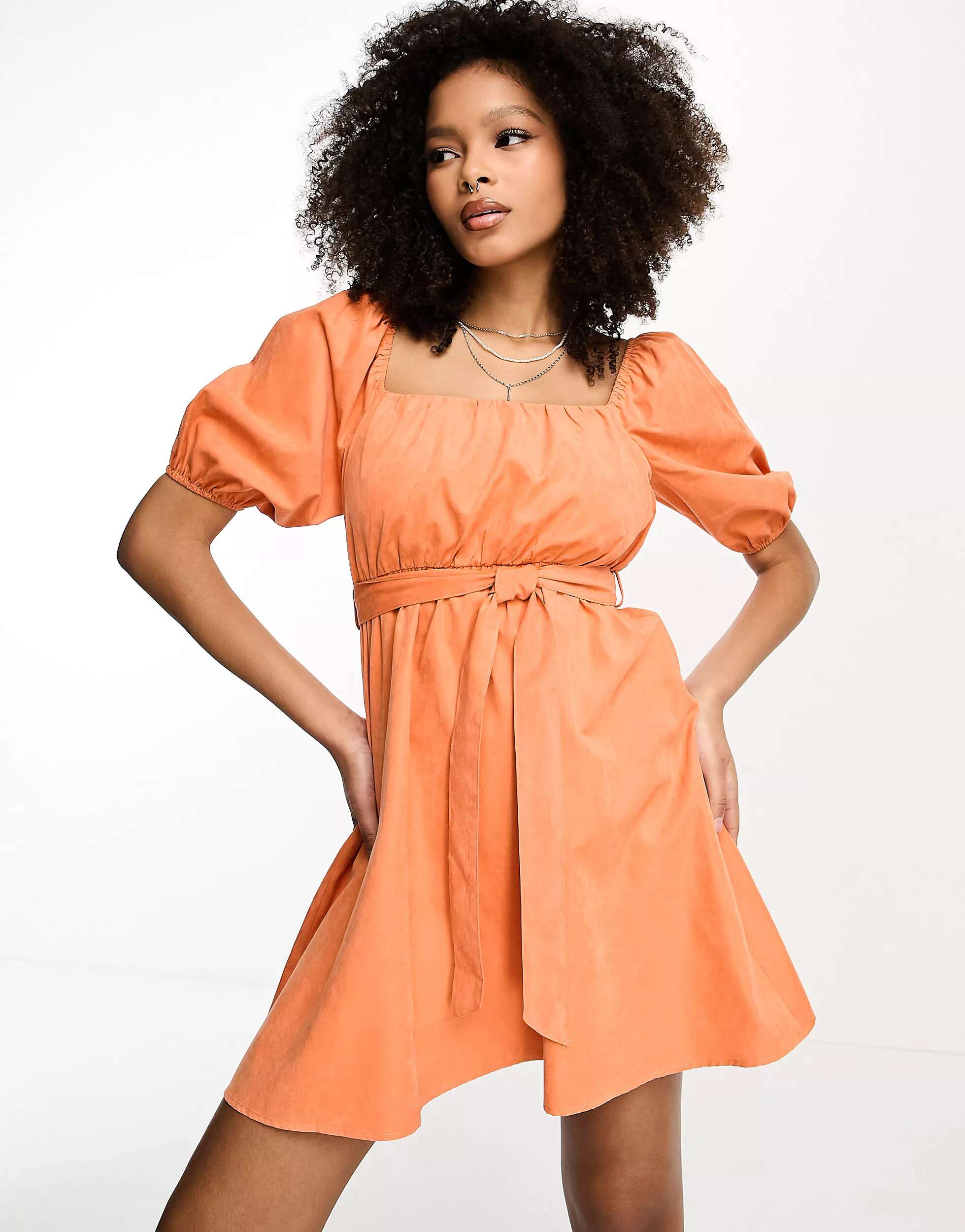 Оранжевое мини-платье с поясом Lola May