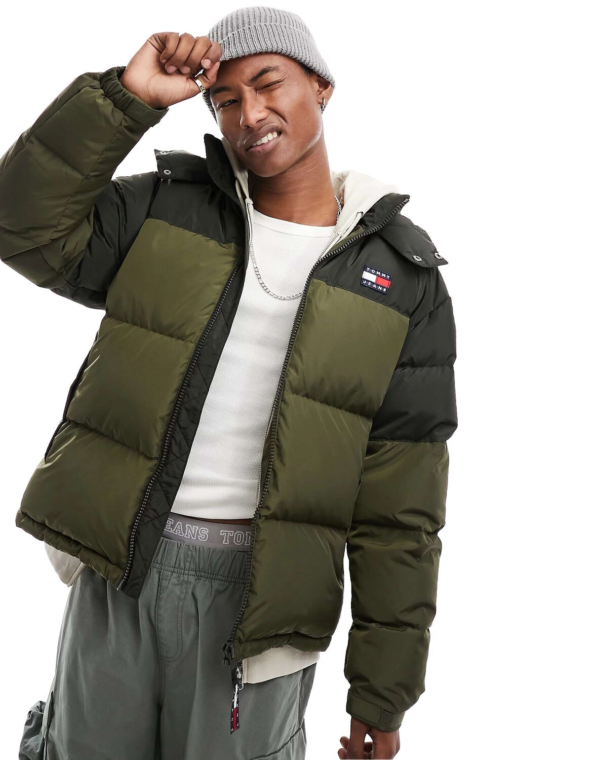 

Оливково-зеленый пуховик Tommy Jeans Alaska в стиле колор-блок