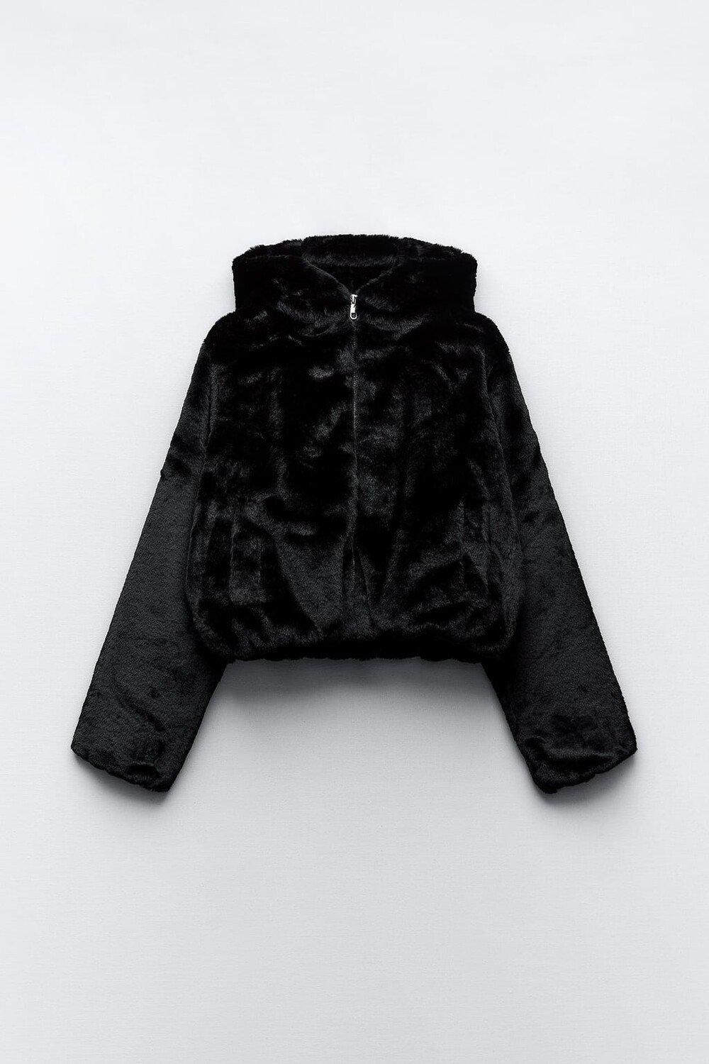 

Куртка из искусственного меха с капюшоном ZARA, черный