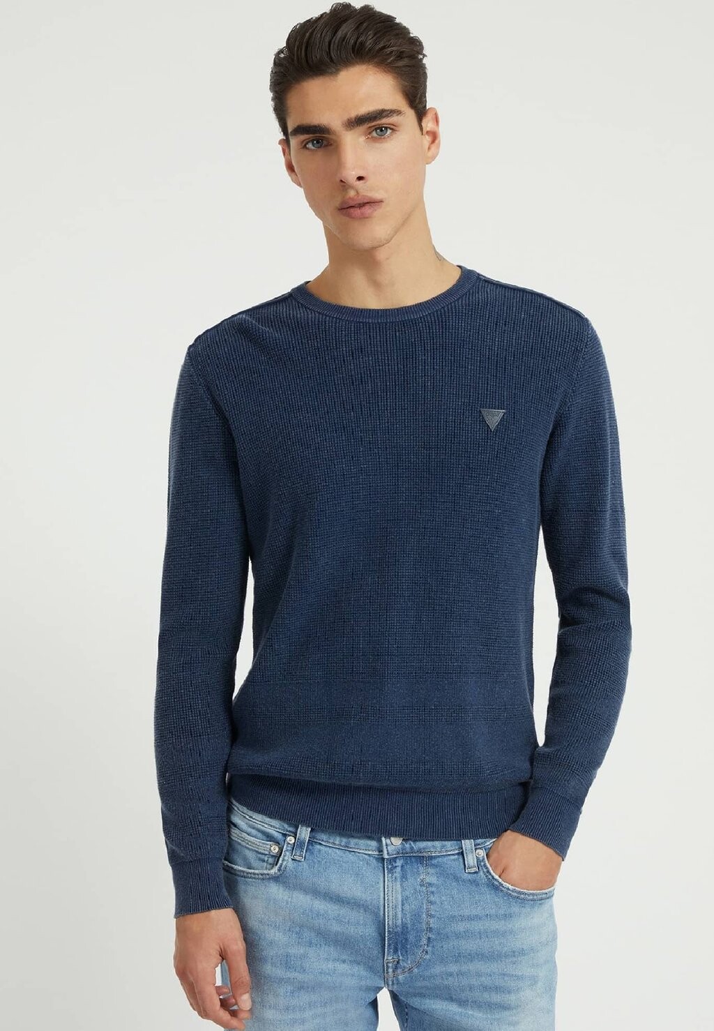 

Свитер Guess