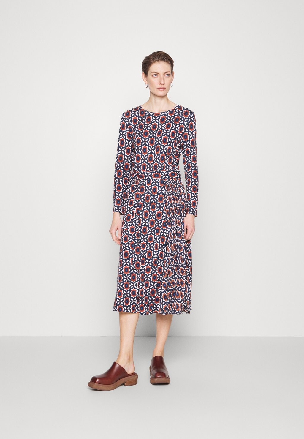 

Платье из трикотажа WEEKEND MaxMara, синий