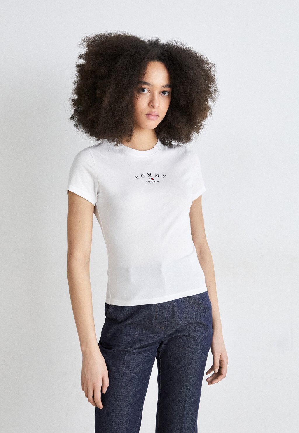 

базовая футболка Slim Essential Logo Tommy Jeans, белый