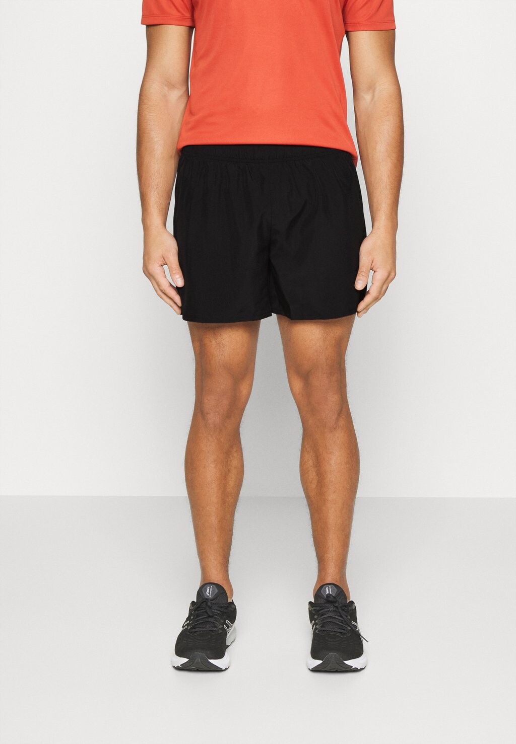 

Спортивные шорты ASICS