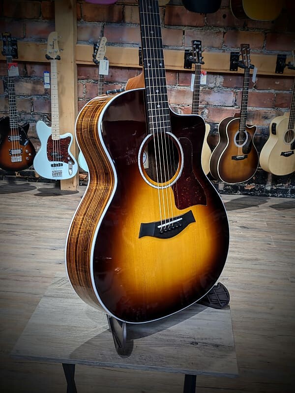 

Акустическая гитара Taylor 214ce-SB DLX Grand Auditorium with ES2 Electronics, Cutaway