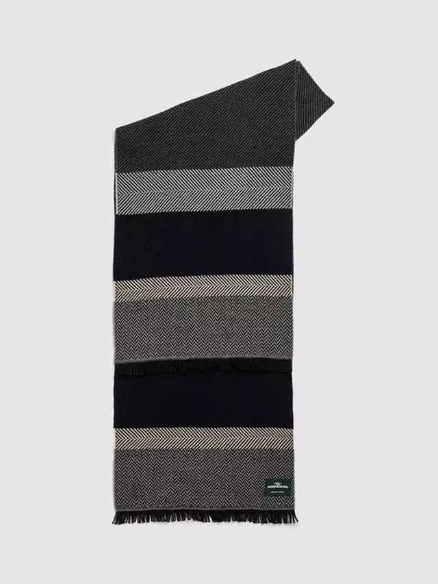 

Шарф Rodd & Gunn Danieals Terrace Virgin Wool, цвет grigio