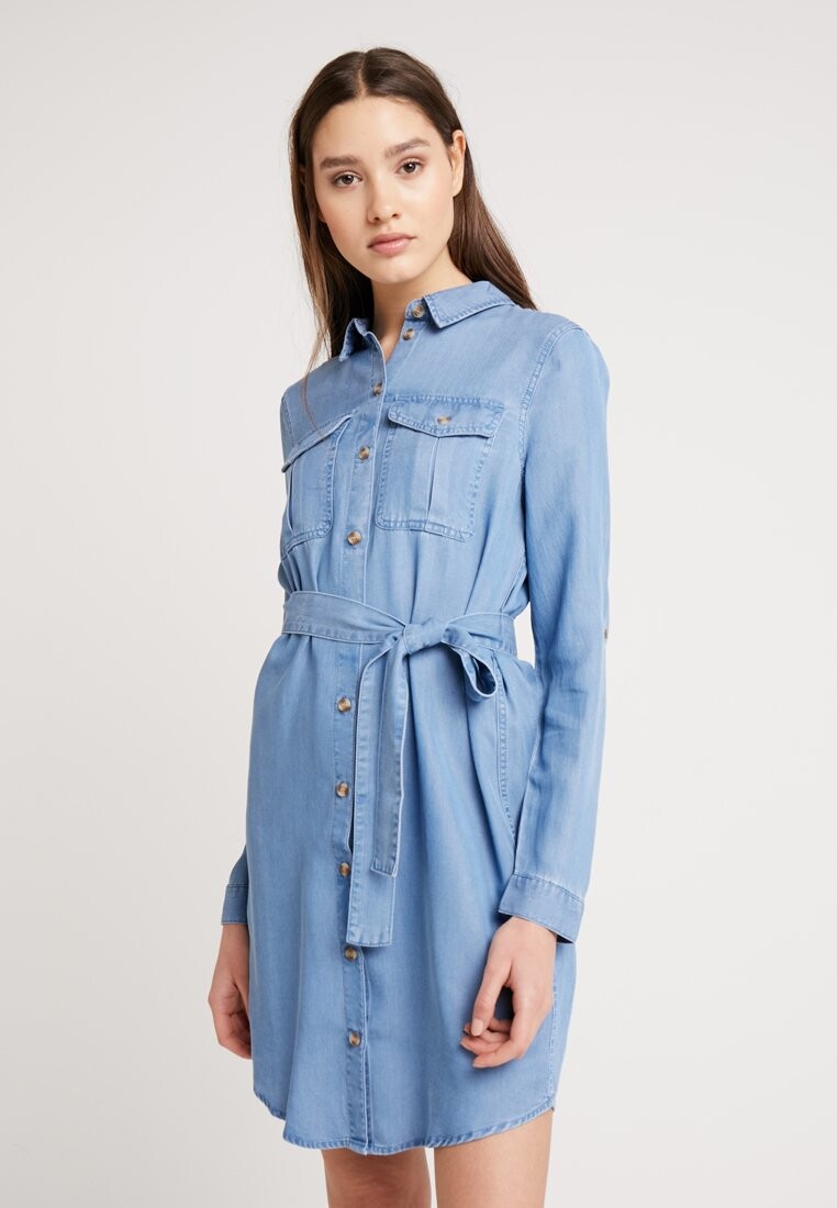

Джинсовое платье Vero Moda, светло-синий