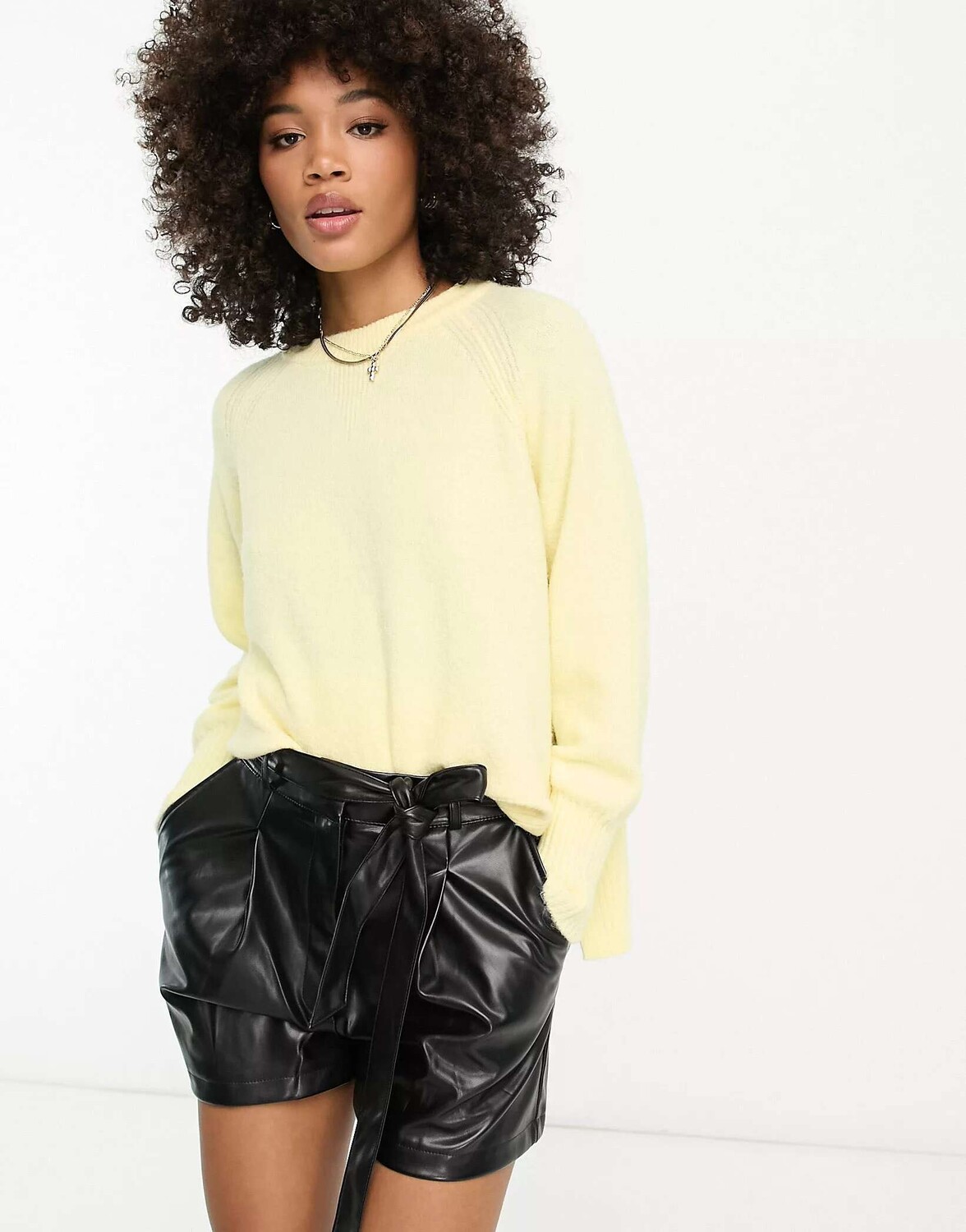 

Бледно-желтый джемпер оверсайз River Island