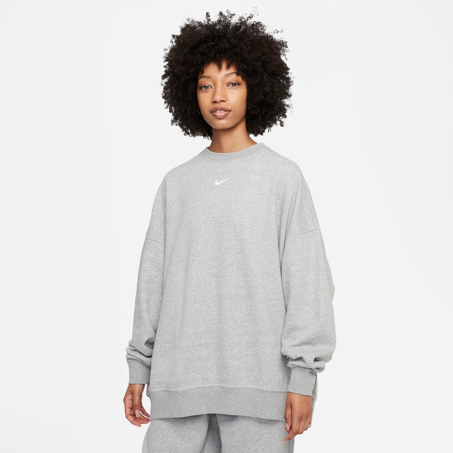 

Женский свободный флисовый свитшот с круглым вырезом Nike Sportswear Collection Essentials, серый