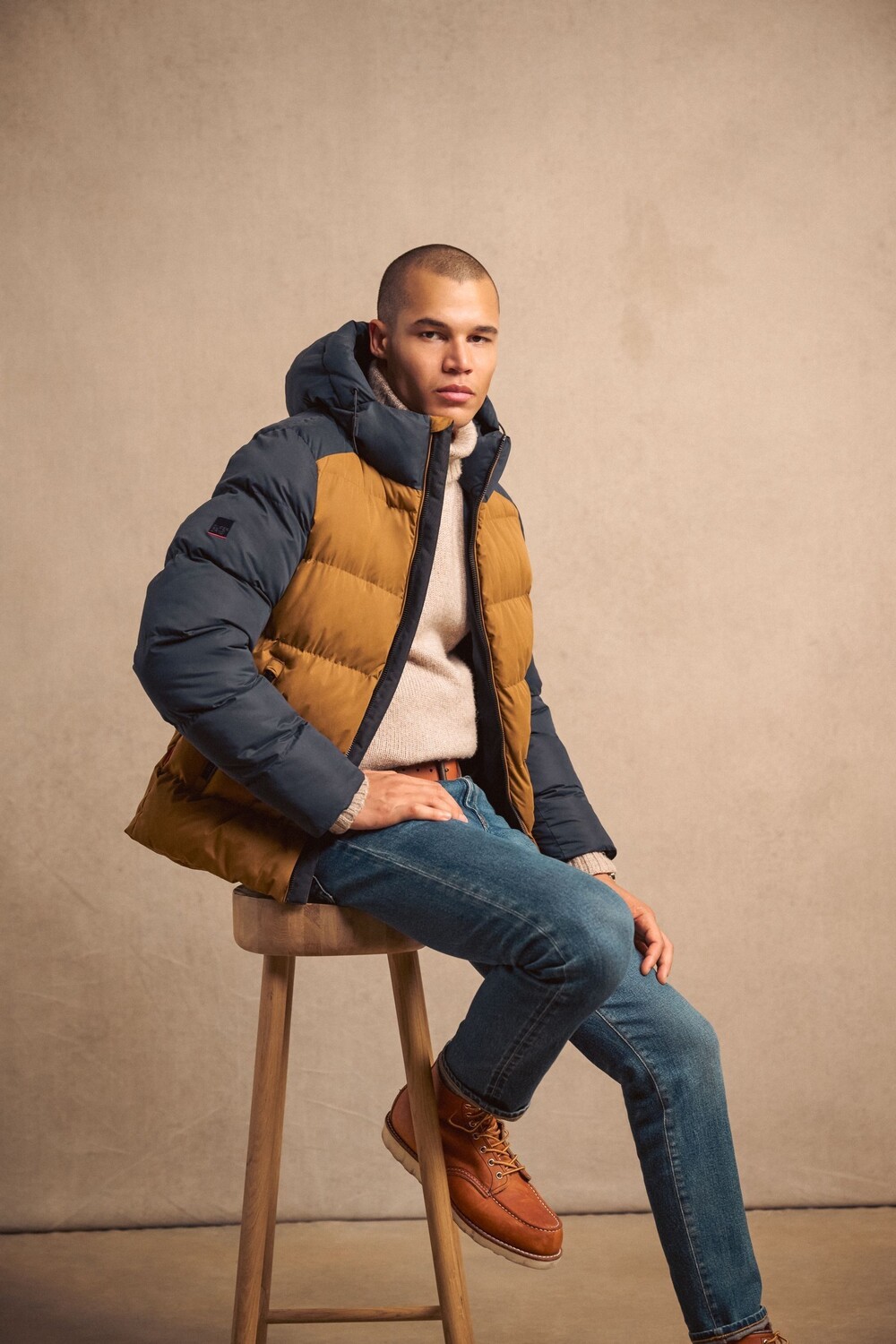 

Спортивная стеганая куртка с цветным капюшоном Superdry, синий