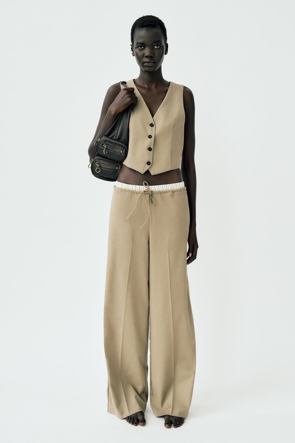 

Такой жилет ZARA, кэмел