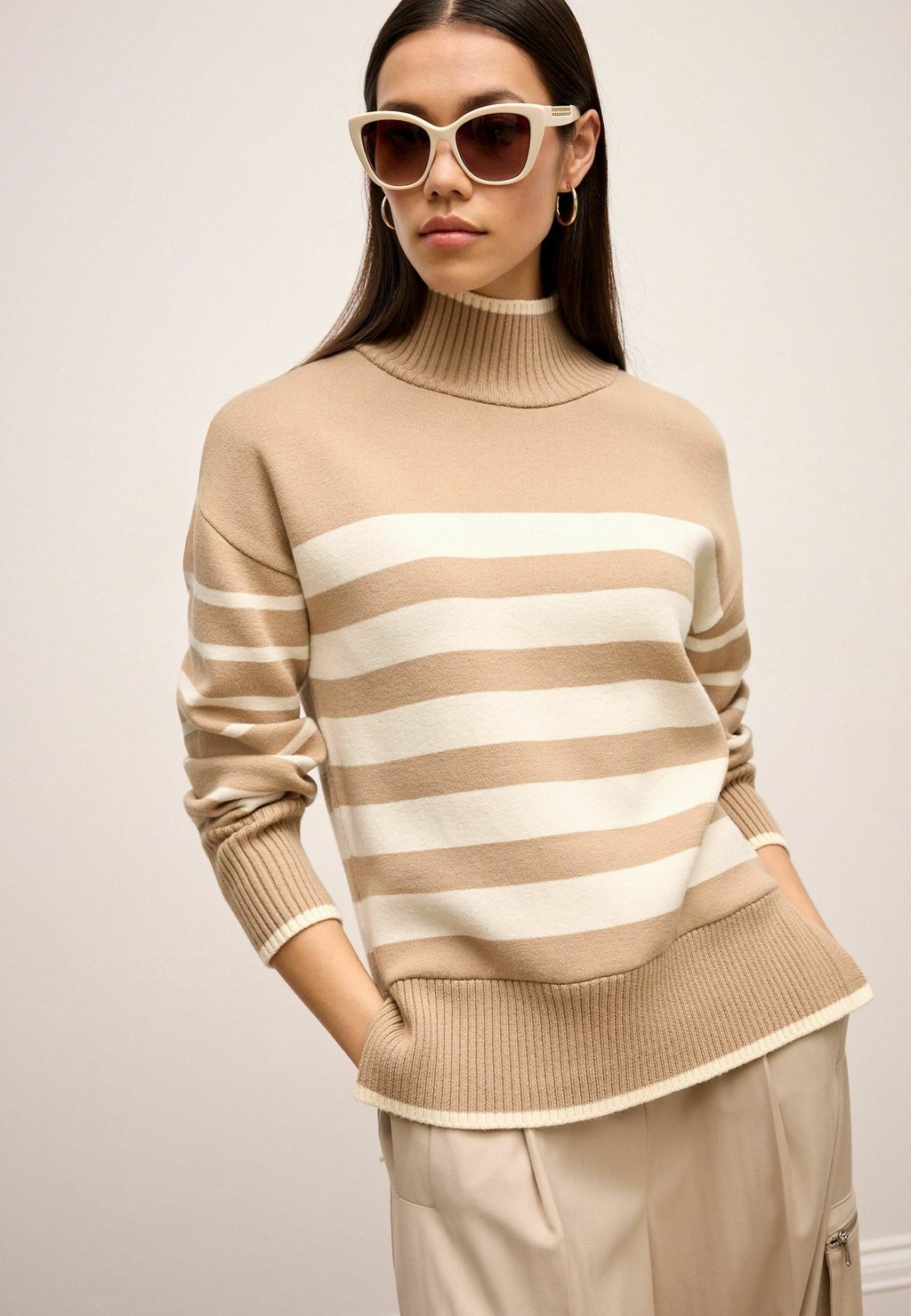 Вязаный свитер HIGH NECK STRIPE PETITE Next, цвет neutral ecru cream