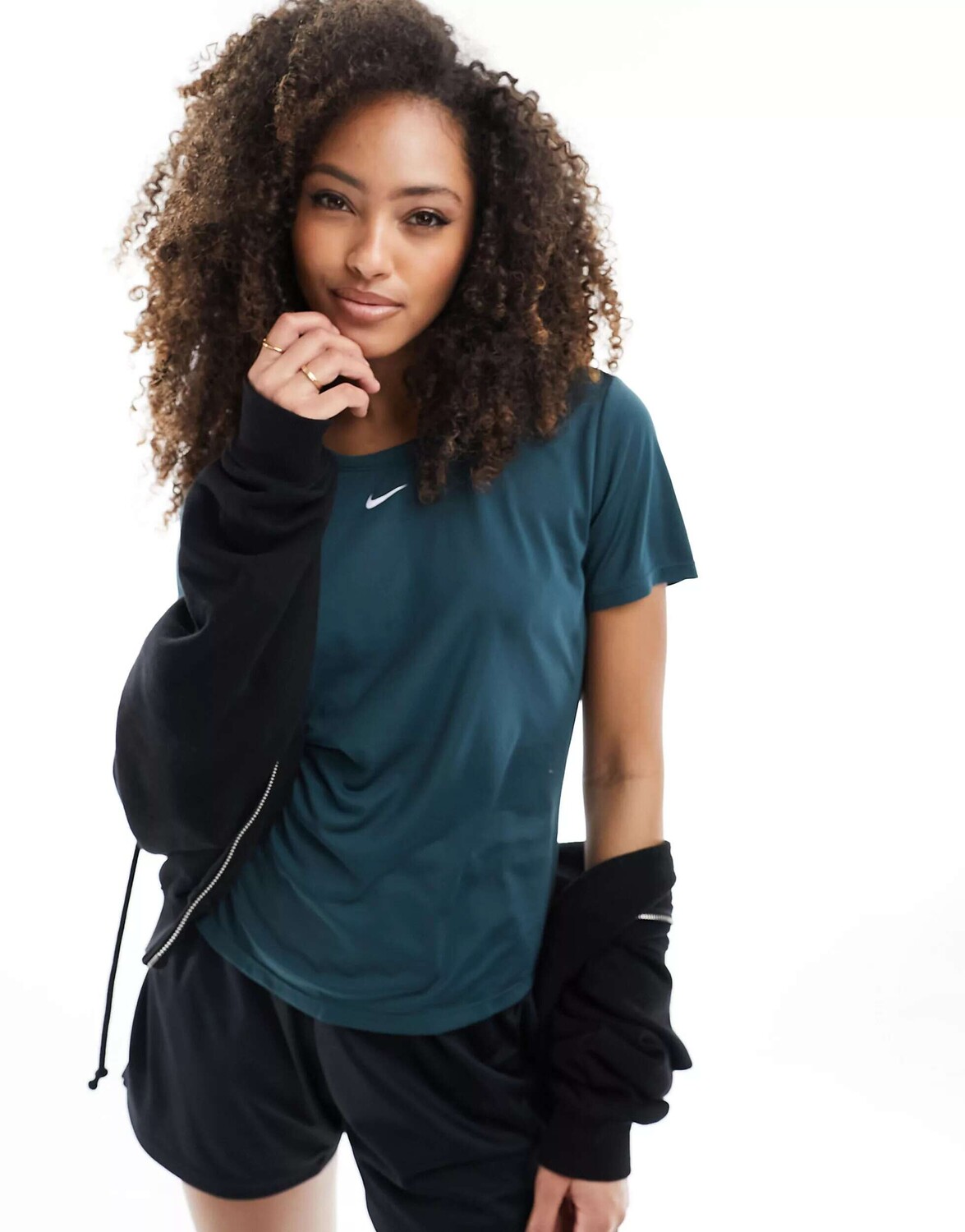 

Футболка цвета хаки Nike One Dri-Fit