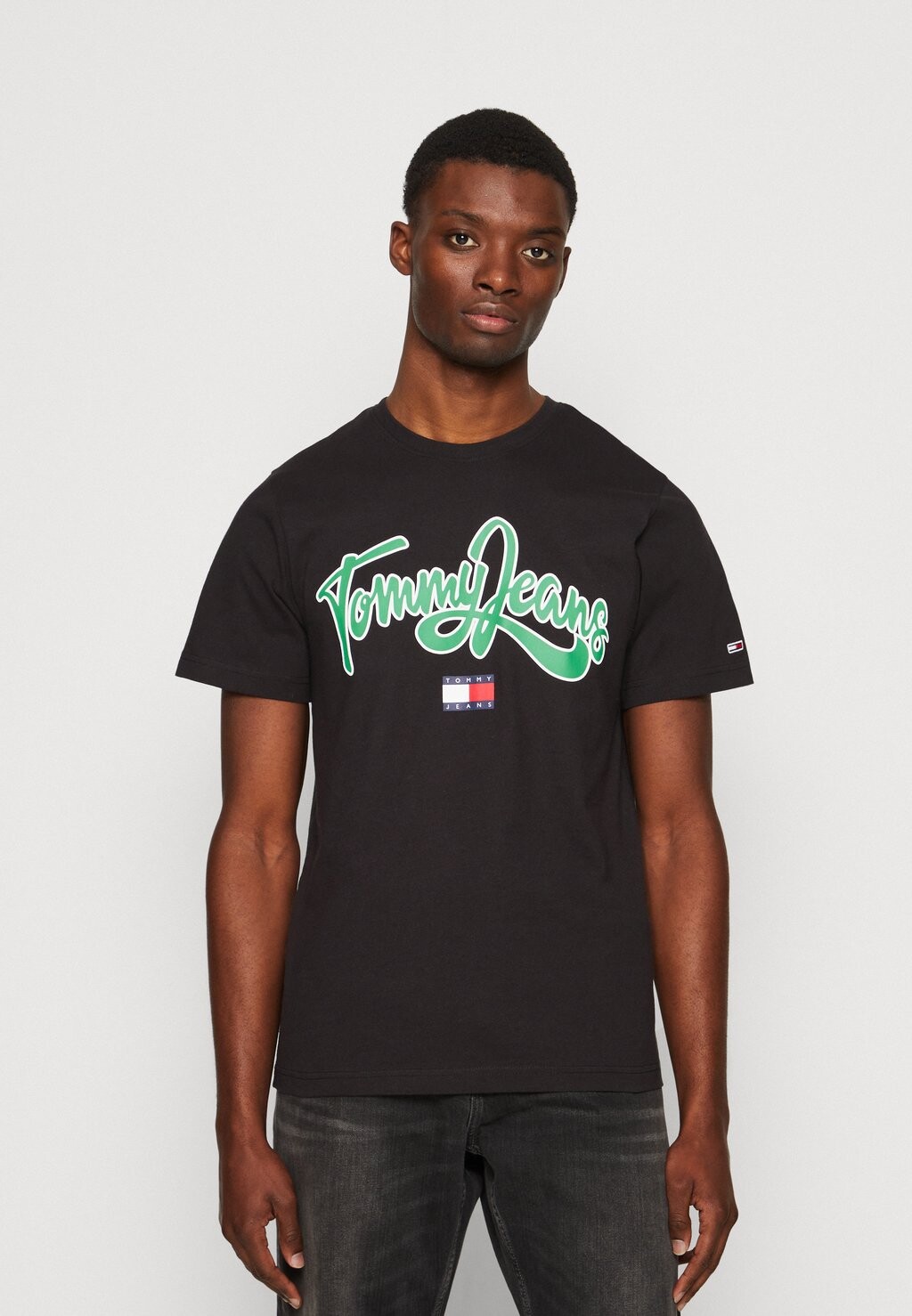 

Футболка с принтом Tommy Jeans, черный