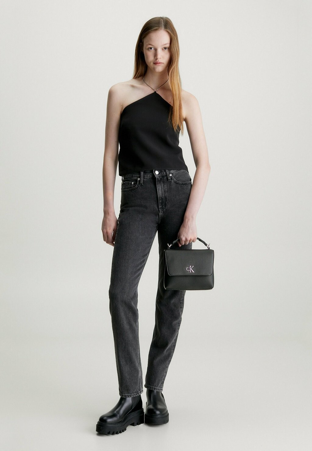 

Сумка через плечо Calvin Klein Jeans, черная