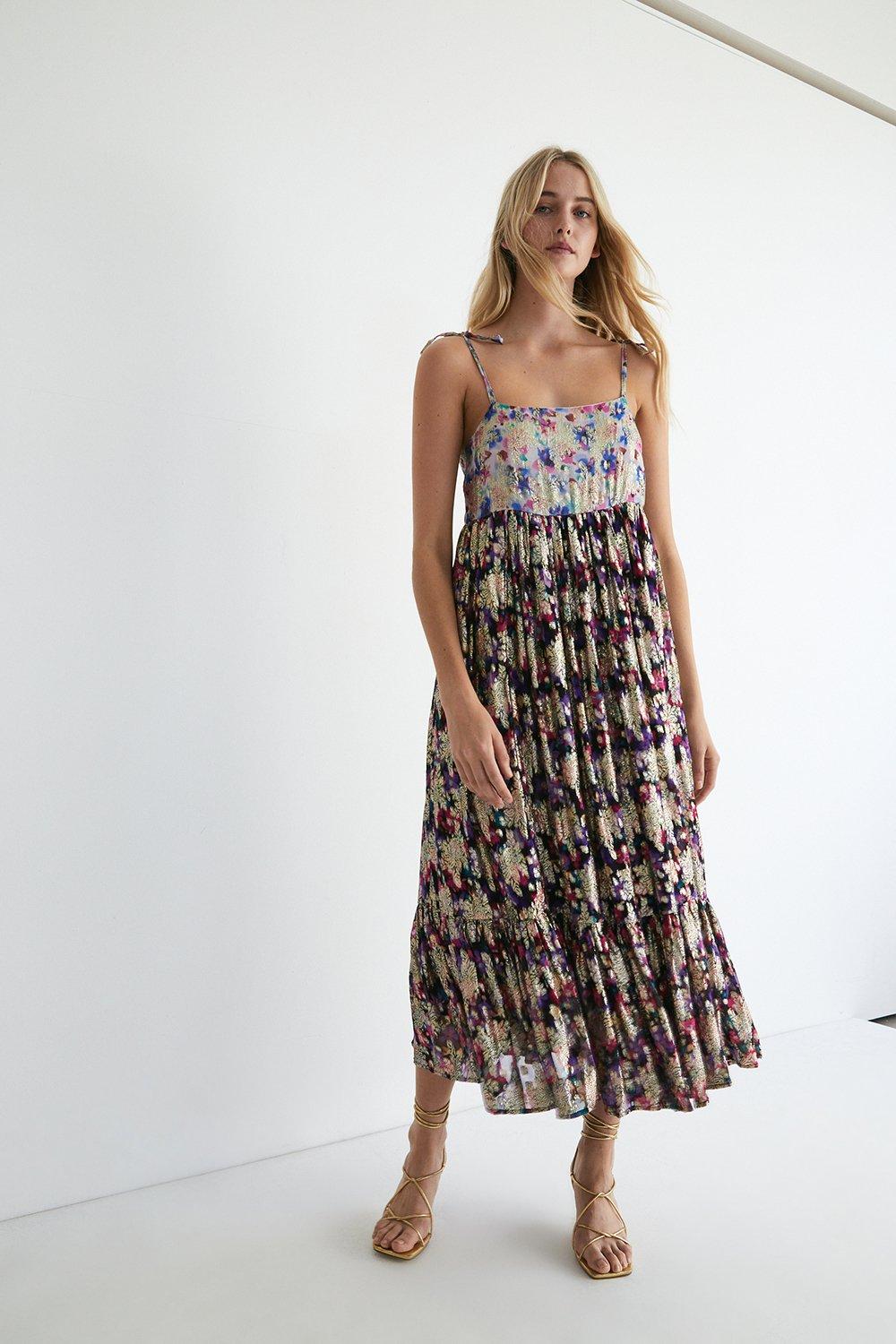 Платье-комбинация с блестящим жаккардовым вырезом и завязками Warehouse, фиолетовый