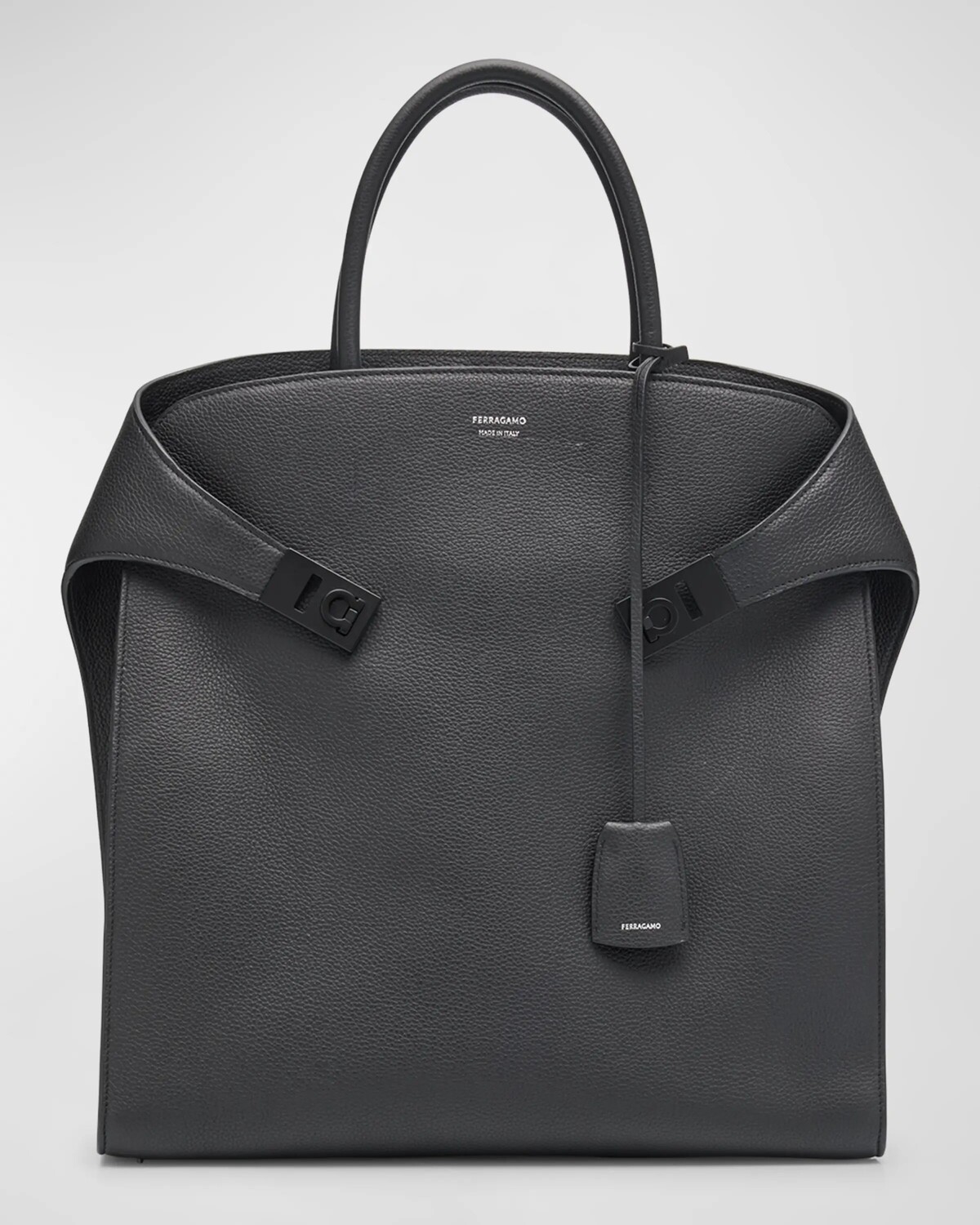 

Мужская кожаная большая сумка Hug Ferragamo, цвет Nero