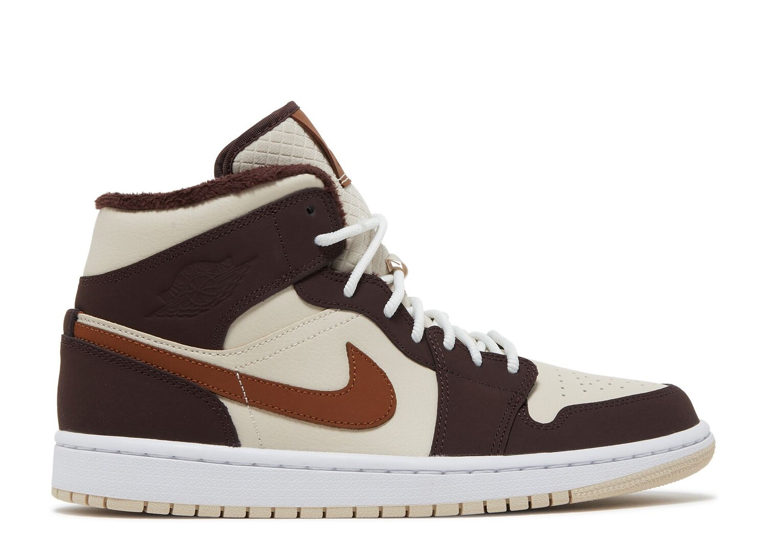 кроссовки air jordan air jordan 1 mid se gs multicolored swoosh белый Кроссовки Air Jordan Wmns Air Jordan 1 Mid Se 'Cream Dark Chocolate', кремовый