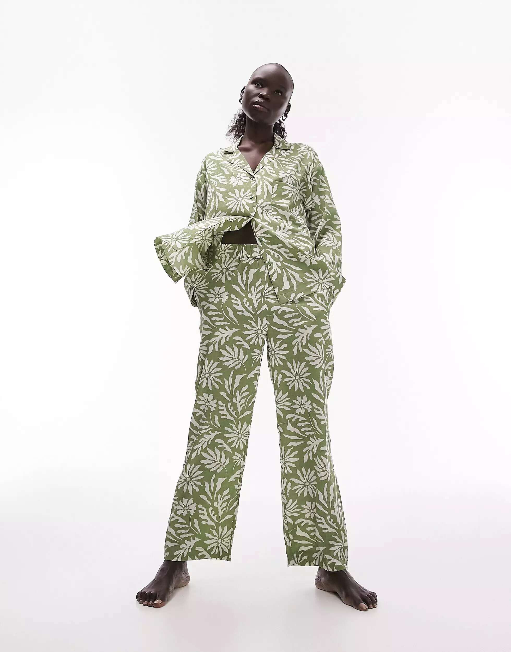 Зеленая пижама из рубашки и брюк с цветочным принтом Topshop Petite костюм для косплея из черной рубашки и брюк с принтом токийский мстители