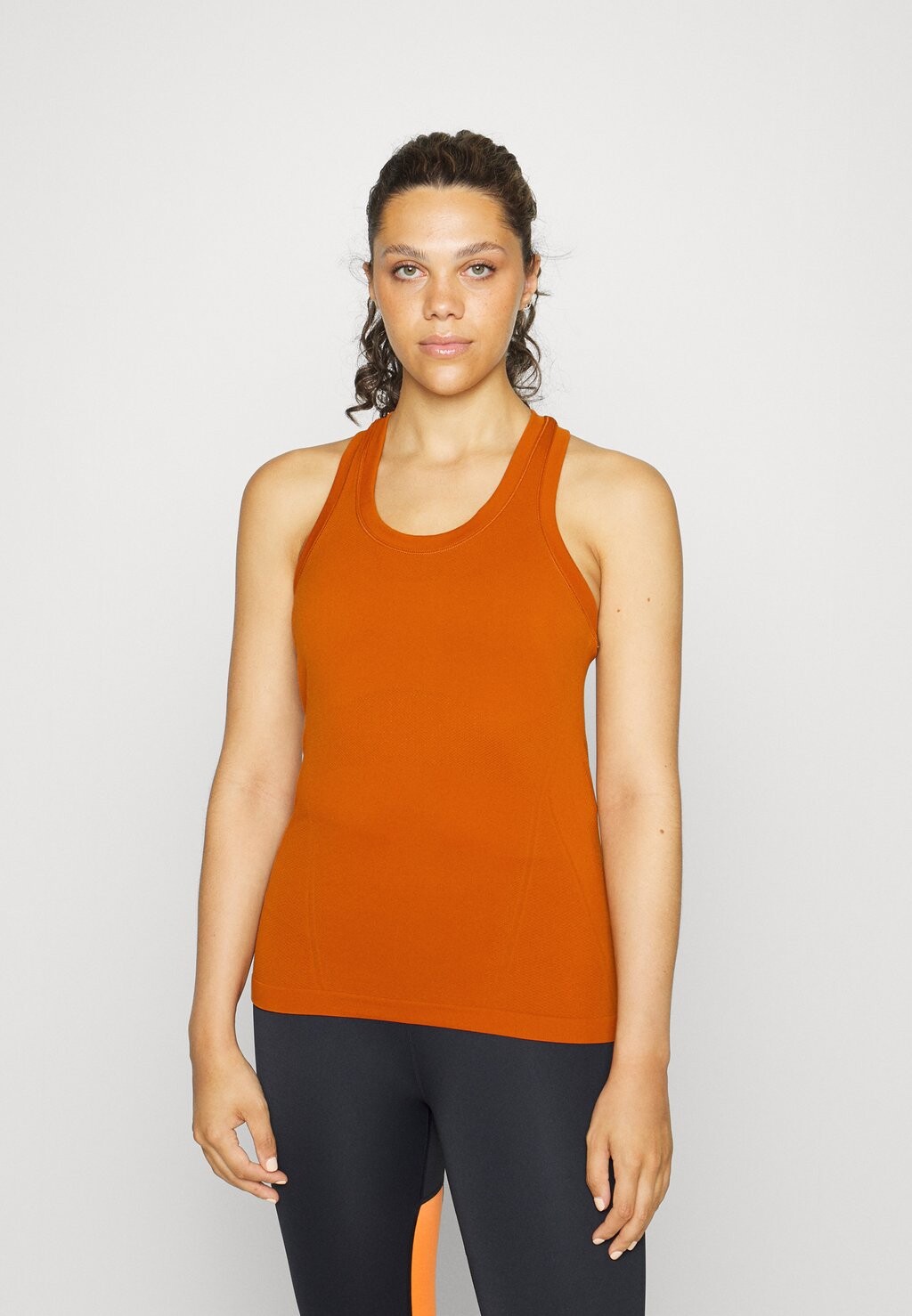 

Топ Athleta