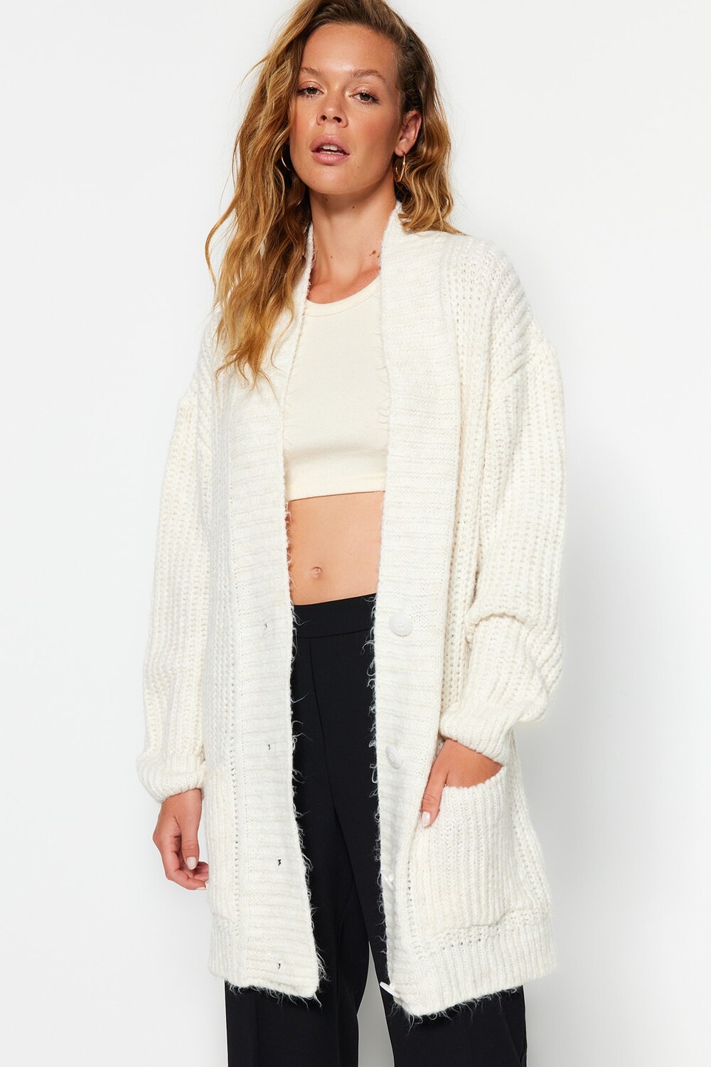 

КардиганTrendyol из мягкого фактурного трикотажа, экрю