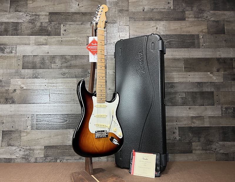 цена Электрогитара Fender Limited Edition American Professional II Stratocaster W Hardshell Fender case