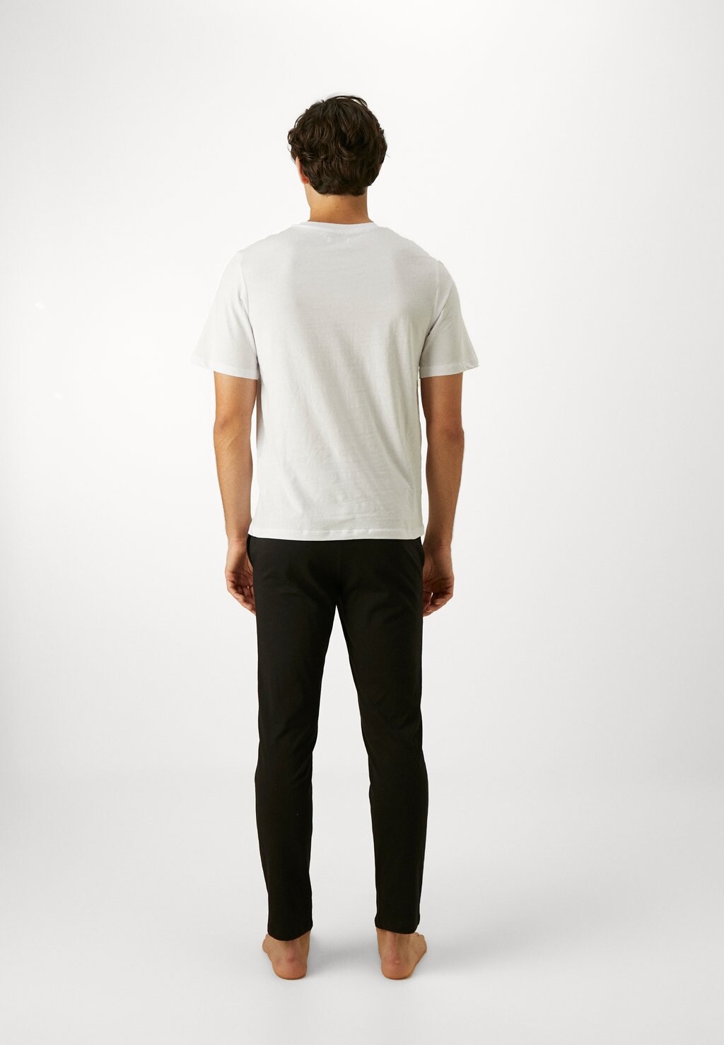 

Пижама JACTHEO TEE AND PANTS NO LOGO Jack & Jones, белый