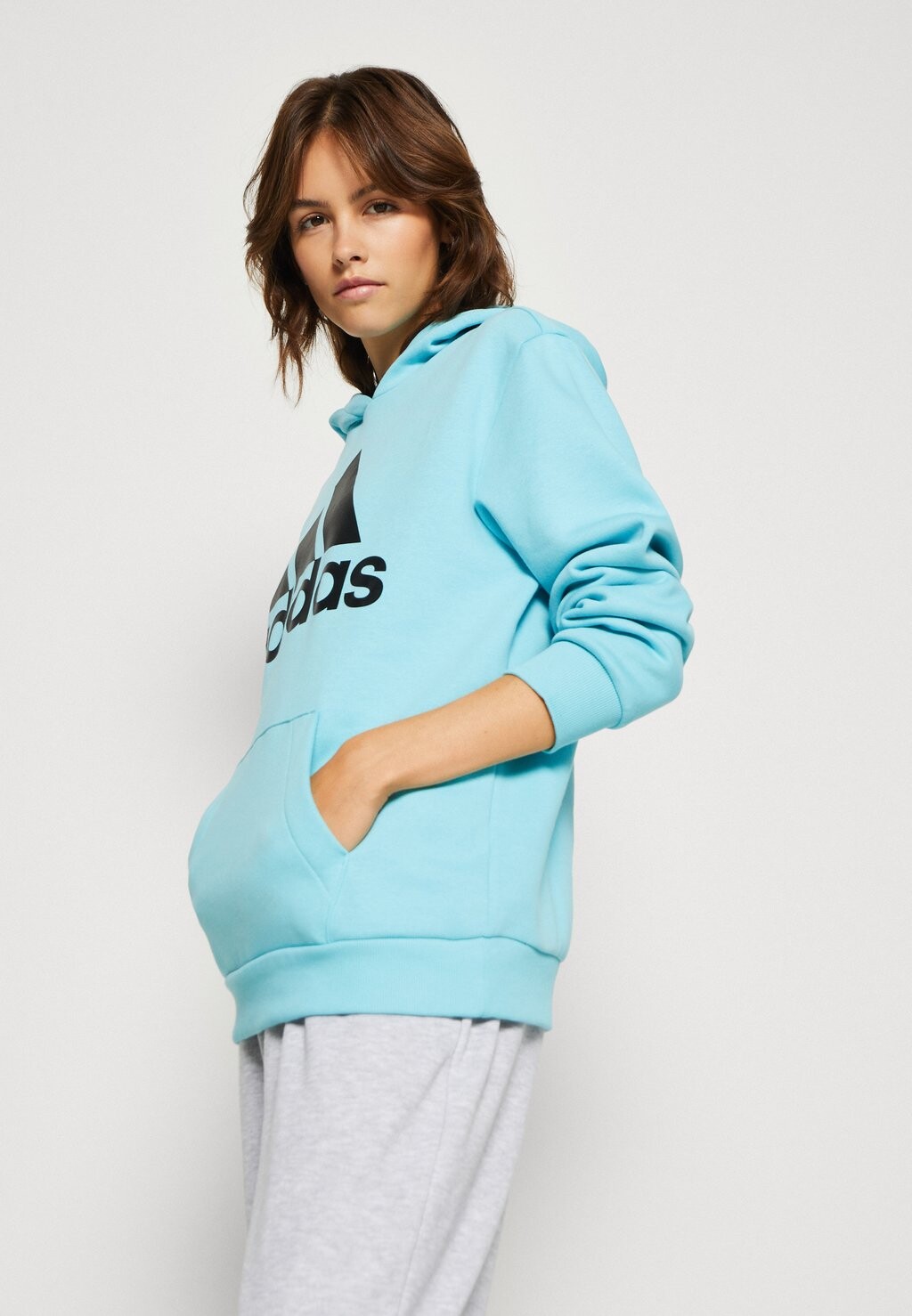 

Толстовка adidas Sportswear ESSENTIALS, светлый морской/черный