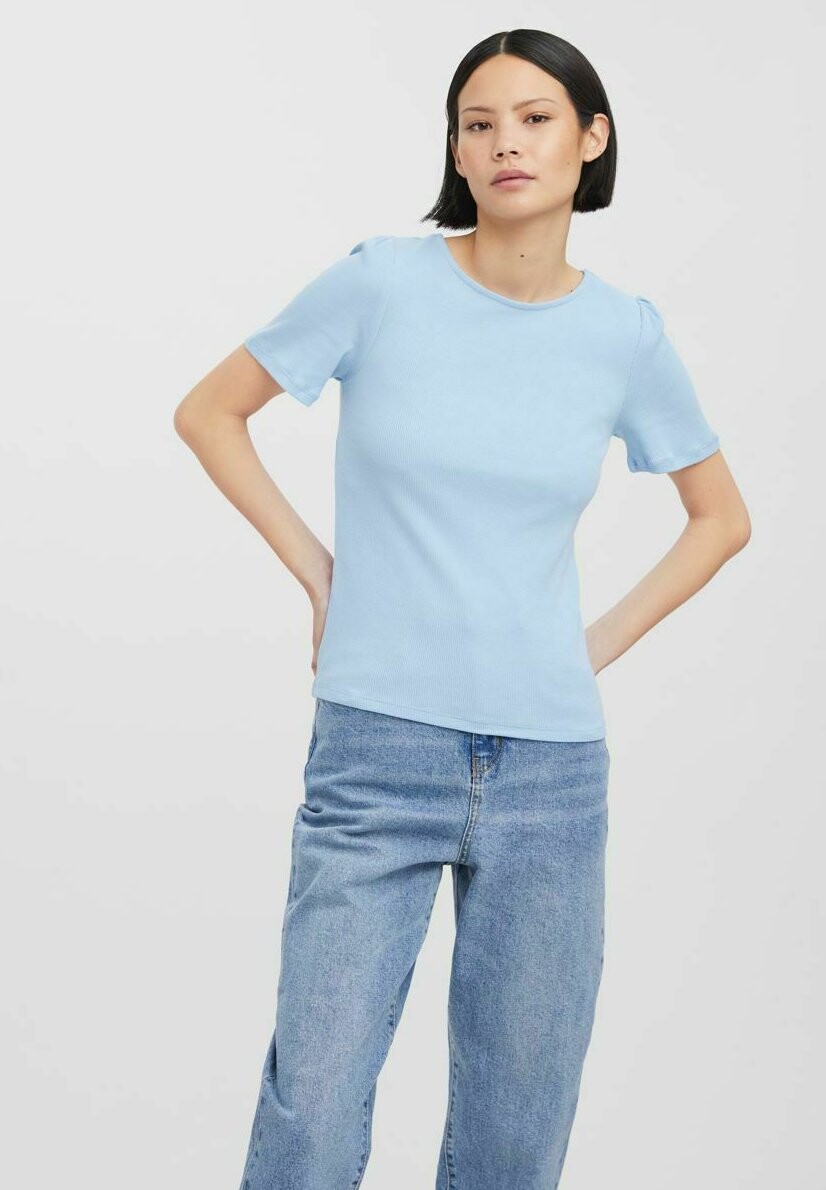 

Базовая футболка Vero Moda