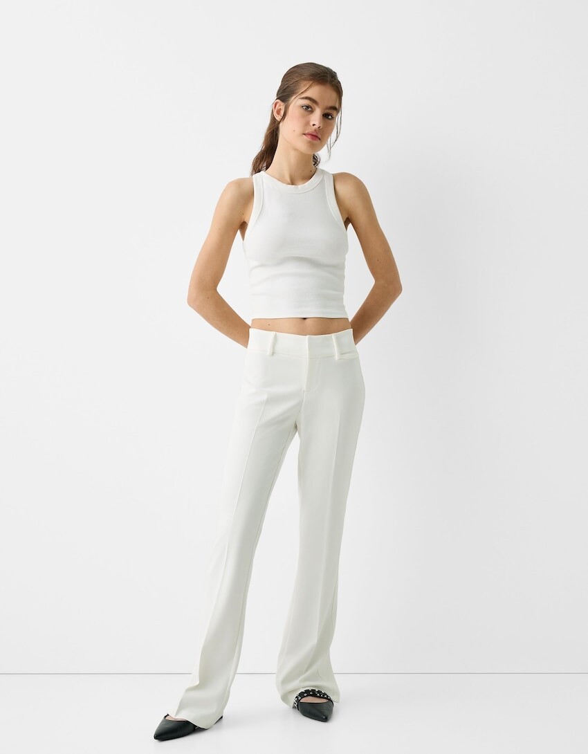 

Расклешенные элегантные брюки Bershka, экрю