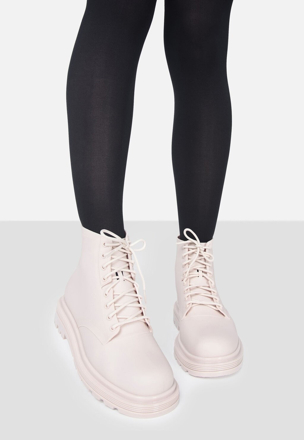 

Ботильоны на шнуровке Coturno Melissa, цвет light beige