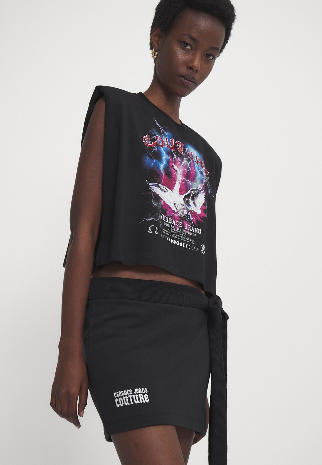 

Футболка с принтом THUNDER SWAN STRASS Versace, черный