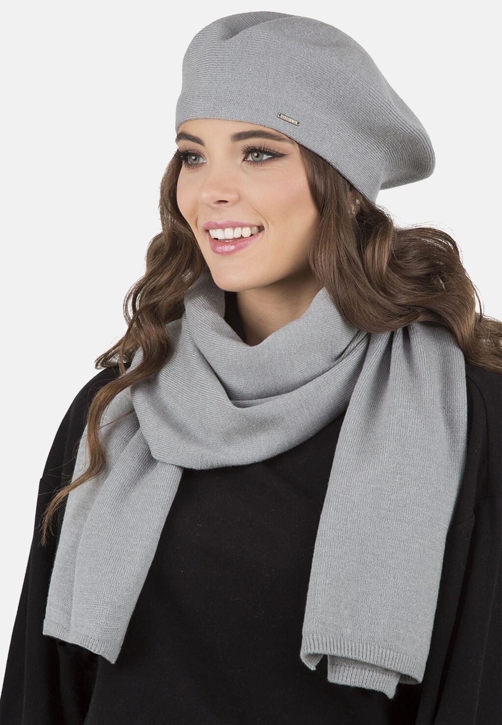 

Шапка 7005 BERET AND SCARF SET Vivisence, цвет light grey