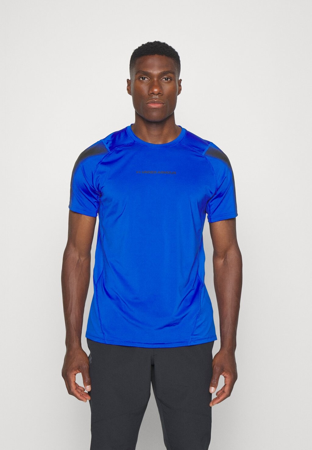 

Спортивная футболка Ua Hg Armor Nov Fitted Heat Gear Under Armour, цвет team royal/black