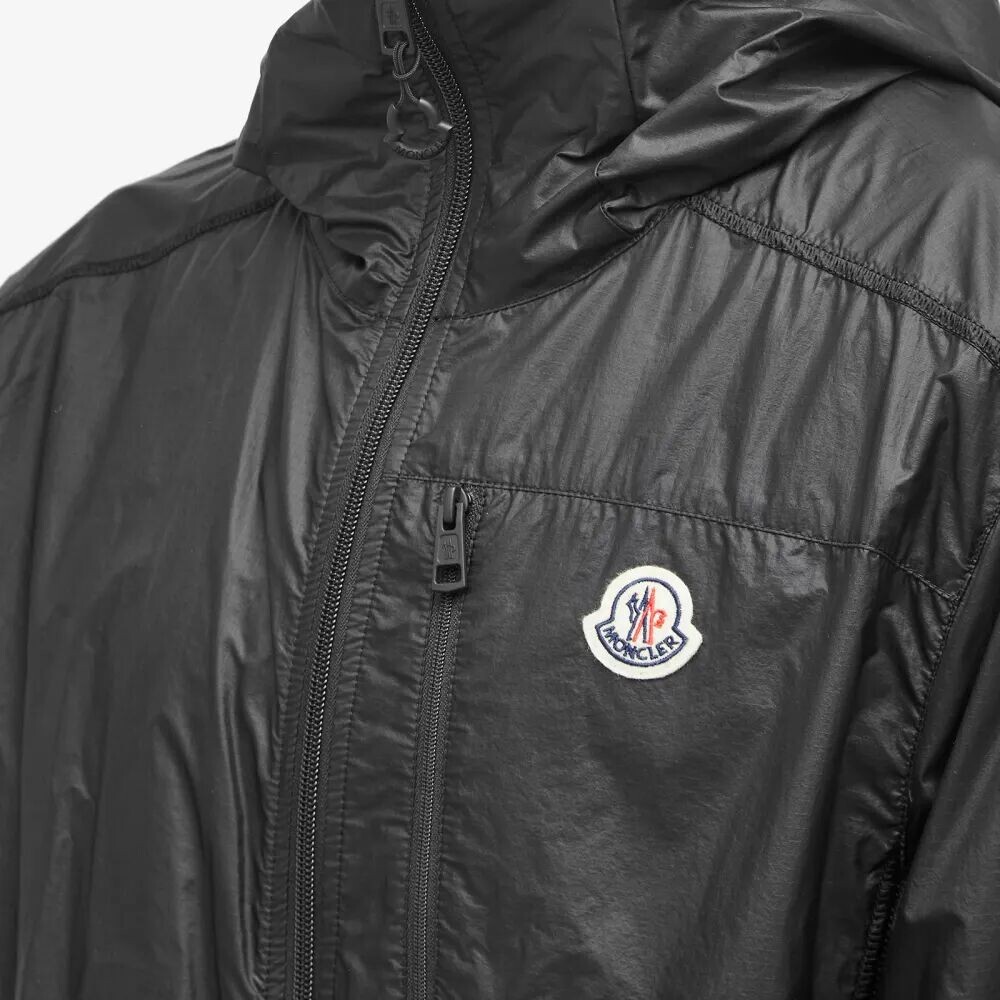 

Moncler Mendes Легкая нейлоновая куртка Ripstop, черный