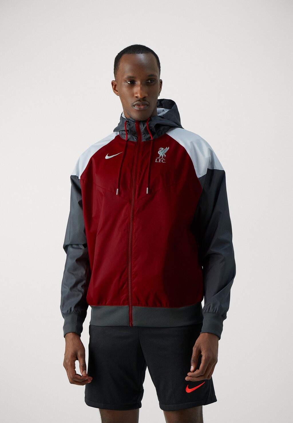 

Team Fc Liverpool Windrunner Hooded Jacket Nike, цвет gym red/anthracite/wolf grey