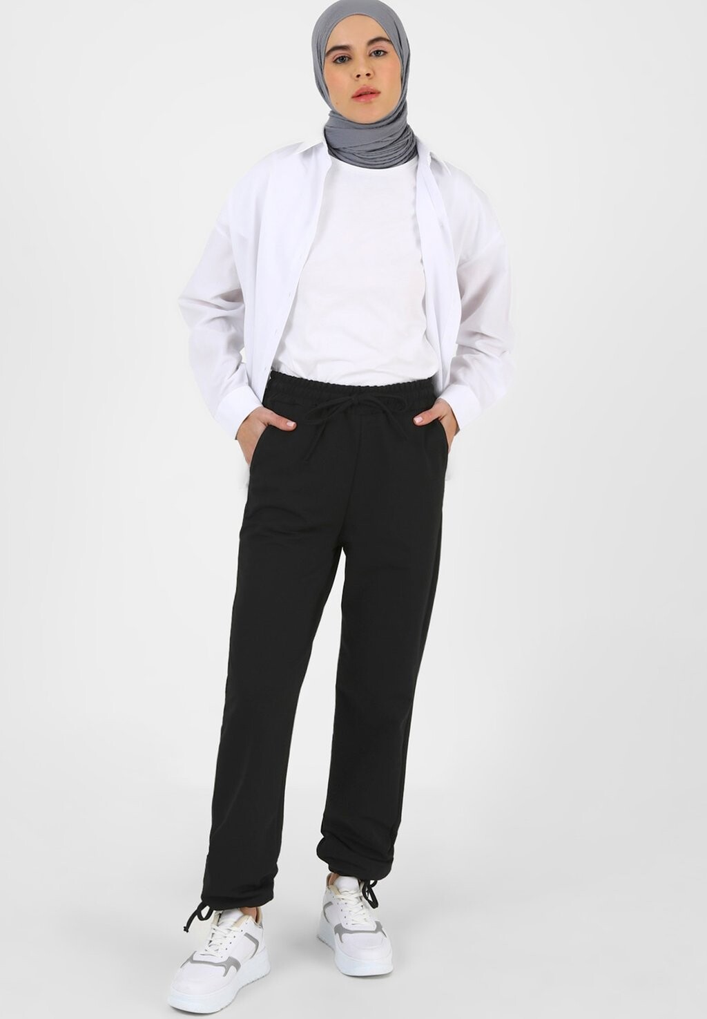 

Спортивные брюки REFKA BASIC Modanisa, черный
