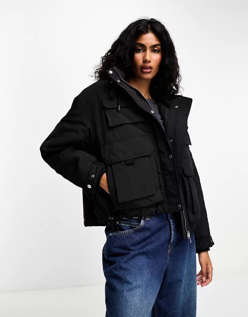 

Черная джинсовая куртка в стиле милитари с капюшоном Bershka, Черный