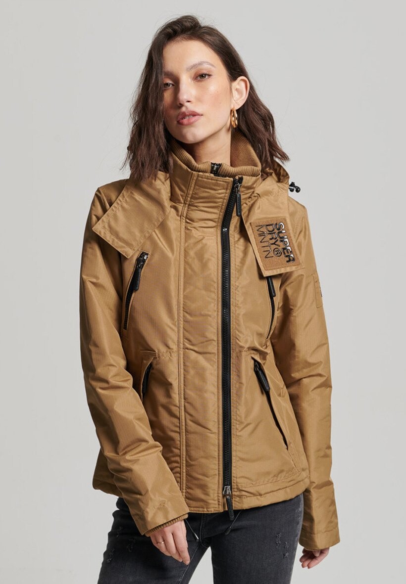 

Куртка зимняя Superdry Mountain, коричневый песчаник