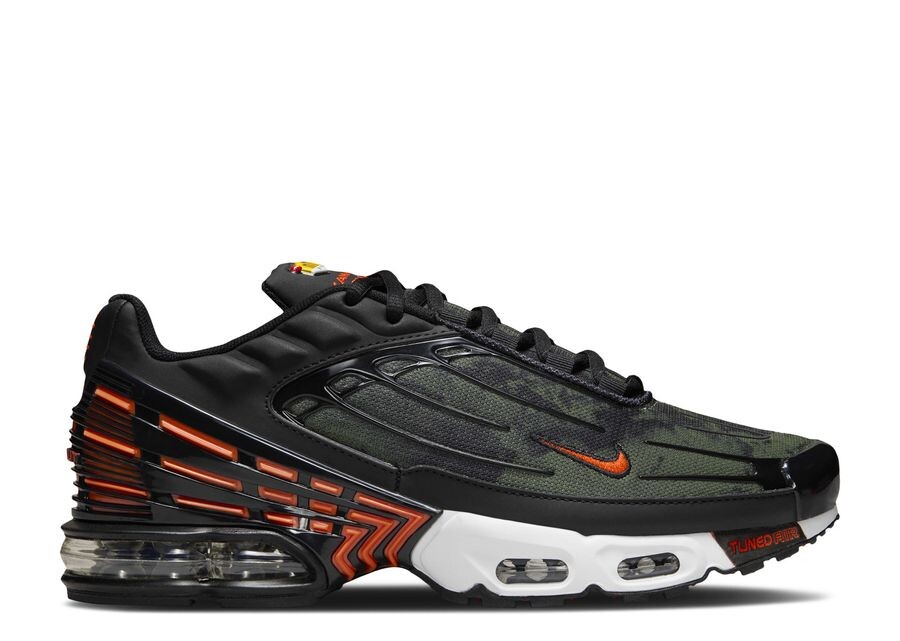 

Кроссовки Nike Air Max Plus 3, цвет Black Safety Orange Camo