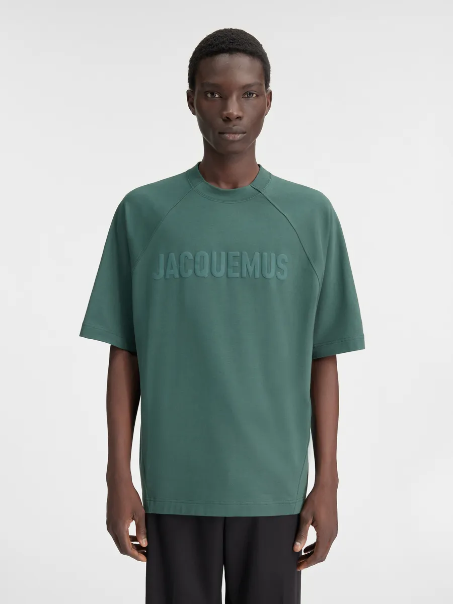 

Футболка с логотипом реглан Le Typo Jacquemus, темно-зеленый