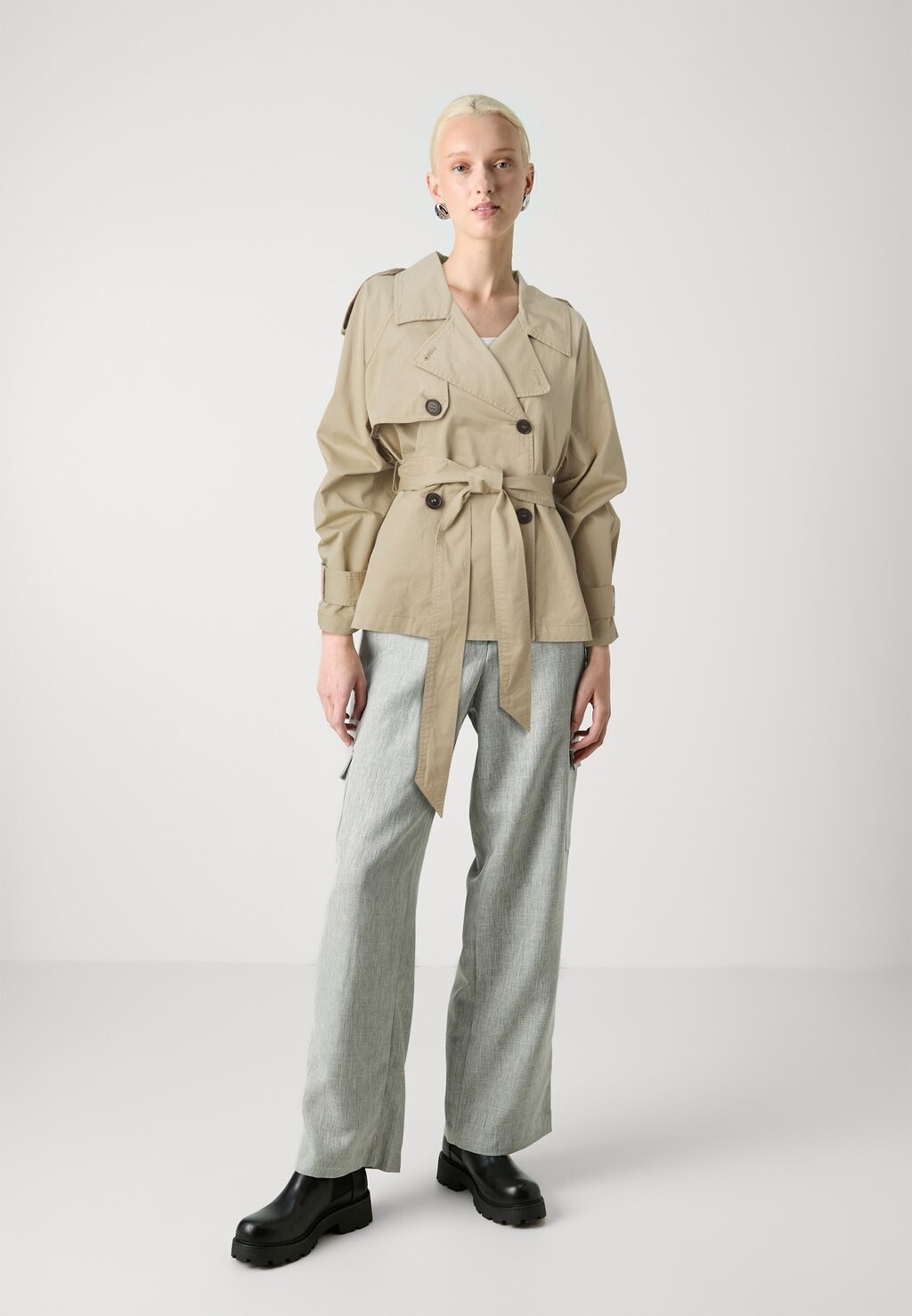 

Летняя куртка SHORT BELTED TRENCH Gina Tricot, бежевый