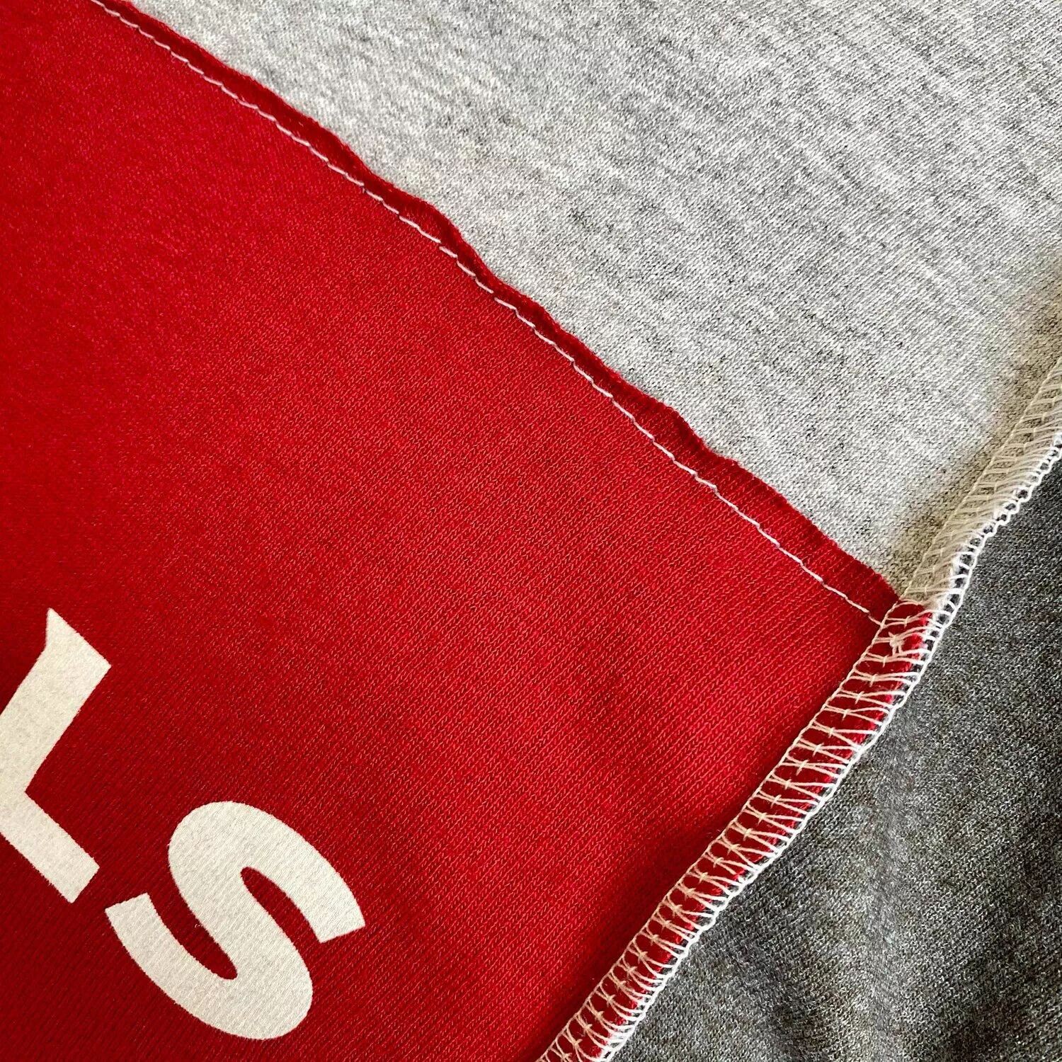 

Мужская футболка Refried Apparel Heathered Grey Arizona Cardinals с разрезом