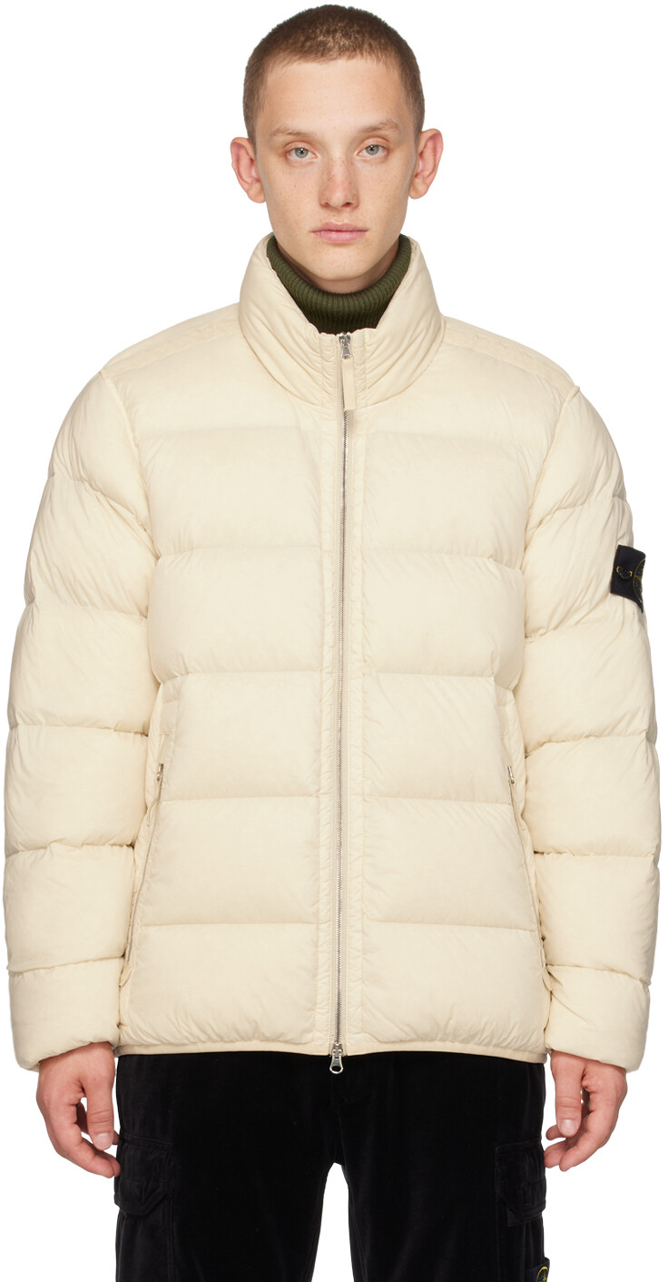 

Off-White Бесшовный туннельный пуховик с пластырем Код поставщика: 791544028 Stone Island