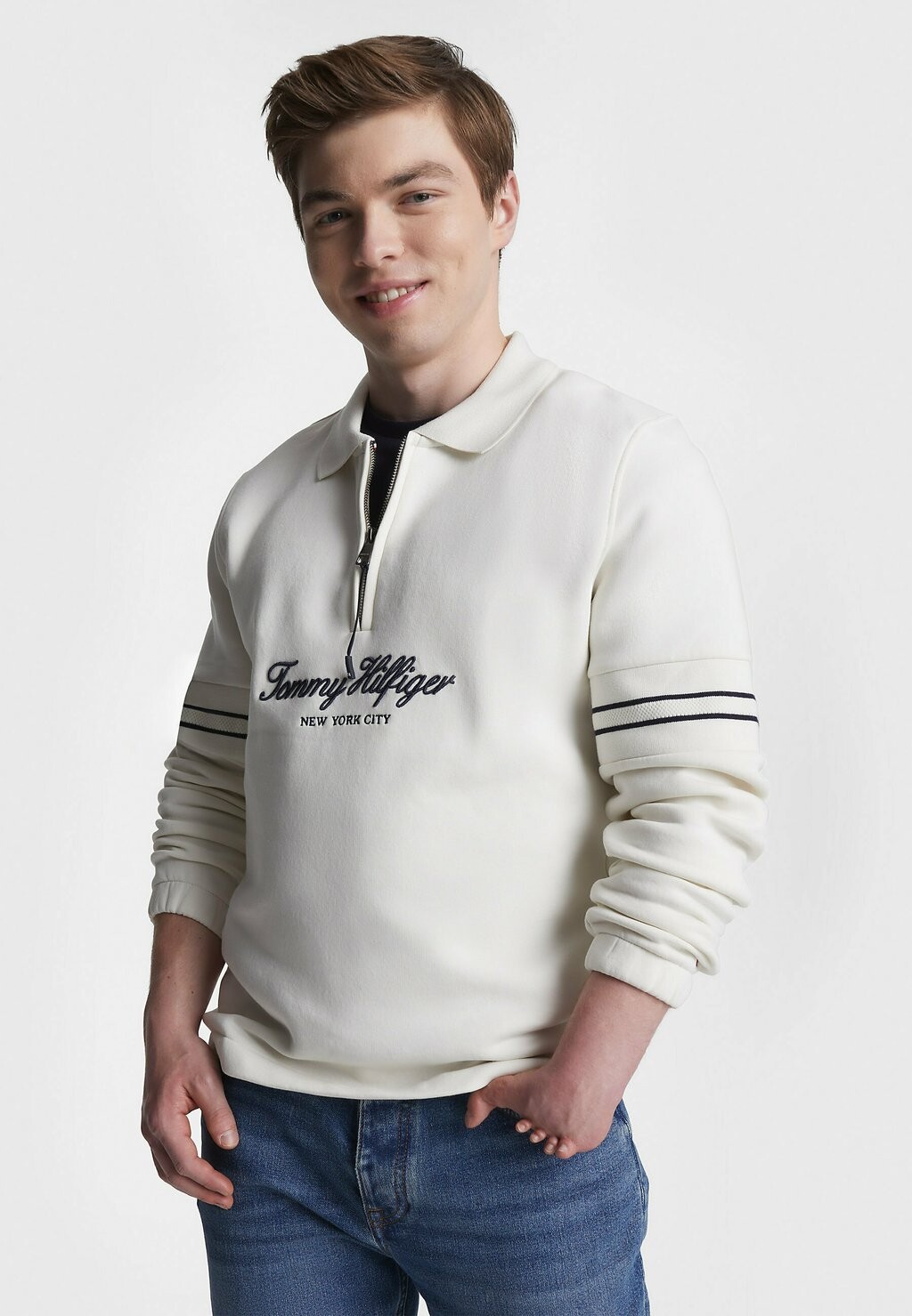 

Толстовка ADAPTIVE SIGNATURE POPOVER Tommy Hilfiger, замша белая, Белый
